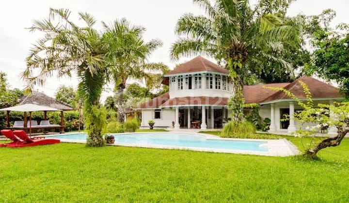Colonial Tropical Style Villa At Kuwum, Umalas ..7 Menit ke Nook Umalas dan 10 Menit ke Sekolah Internasional Proeducation serta Lycèè Francais De Bali