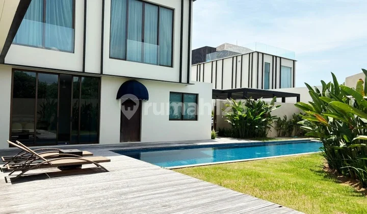 Luxury Villa Dalam Lingkungan Cluster Onegate System di Ketewel Dekat Sanur ... 200 Meter ke Pantai , 10 Menit ke Sanur Harbour dan 30 Menit ke Ubud