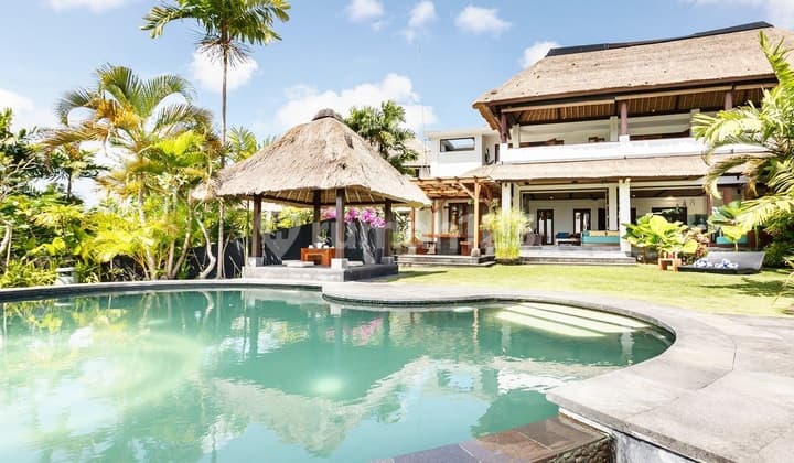Tropical Style Villa With Ocean View At Balangan Jimbaran ..600 Meters To Nirmala Supermarket And 3 Minutes To Gwk