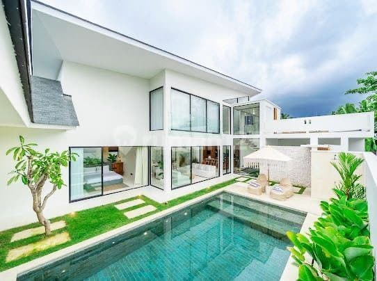 Villa Mewah di Central Seminyak...Terletak di Antara Hotel Bintang 5 Maupun Restaurant Berkelas..10 Menit Jalan Kaki ke Pantai Seminyak dan Pantai Double Six
