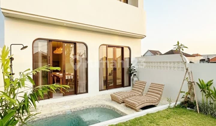 Villa Minimalis Style dengan View Sawah di Buduk Dekat Canggu...20 Menit ke Berawa Canggu Area dan 30 Menit ke Atlas Beach Club serta Pantai Berawa