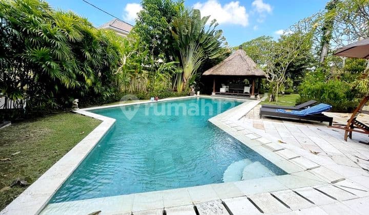 Murahhhhh..turun Harga....beautiful Villa With Large Garden At Berawa Canggu...4km To Berawa Beach , 2,5km To Finns Beach Club