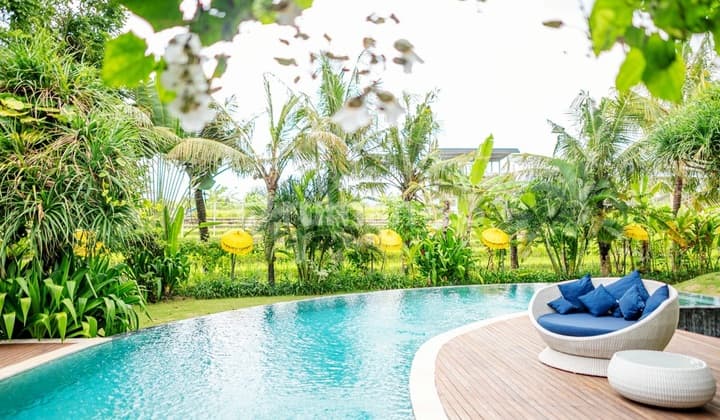 19-Year Leasehold. Luxury Villa with Rice Field View in Pererenan, Canggu... 400 Meters to Pererenan Beach, 450 Meters to Echo Beach, and 950 Meters to St. Ali Coffee