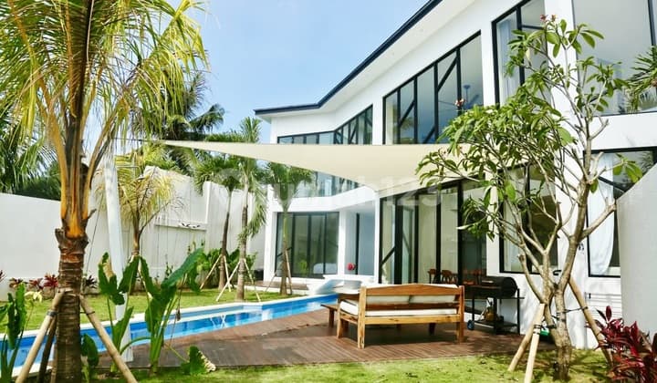 Leasehold 25 Years ...2 Unit Villa In 1 Compound With Total 4 Bedrooms At Seseh Beach Near Canggu...3 Minutes To The Beach