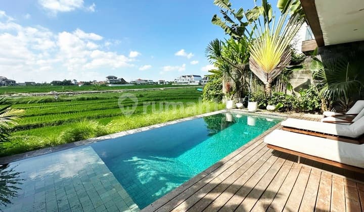 Villa Gaya Tropis Modern dengan Pemandangan Sawah di Kompleks Villa Mewah Sistem Satu Gerbang di Pantai Cemagi, Dekat Canggu... 3 Menit Jalan Kaki ke Pantai.