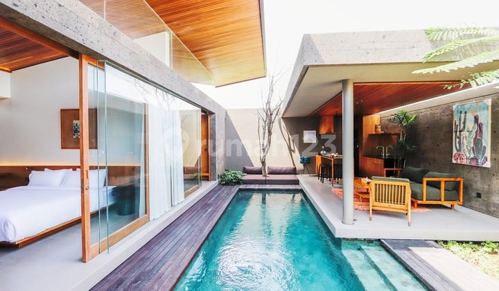 Beautiful Villa with Modern Balinese Soul Style in a Secure Complex at Kayu Tulang Selatan, Canggu, 10 Minutes to Batu Bolong Beach.