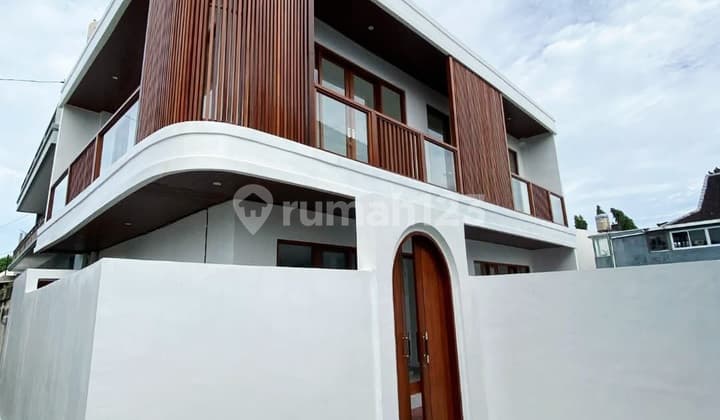 Villa Baru Modern Minimalis Style di Kayu Tulang Selatan , Batu Bolong Canggu..5 Menit ke Pantai Batu Bolong dan Dekat Cafe Amolas