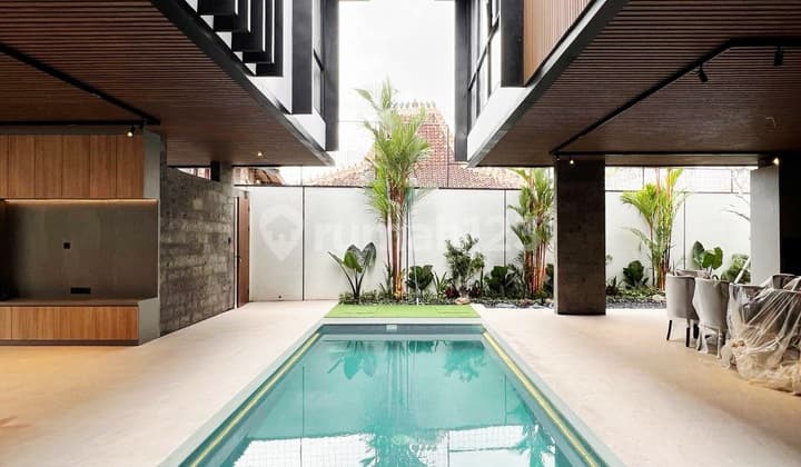 Modern Tropical Style New Villa in Berawa Canggu...700 Meters to Finns Beach Club
