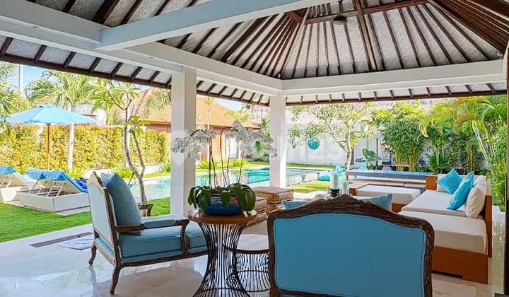 Villa Cantik dengan Taman yang Luas di Area Jalan Batur Sari , Sanur ..5 Menit ke Rumah Sakit Bali Mandara ,10 Menit ke Bali Internasional Hospital , Bali Island Internasional School , Pantai Mertasari Dll