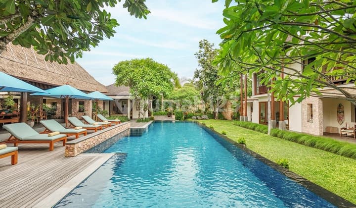 Amazing Luxury Villa on Jalan Lebak Sari, Central Seminyak...300 meters to 32Do Bali, 500 meters to Kajin Japanese Restaurant, and 850 meters to Shishi Night Club.