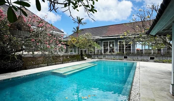 Villa Cantik View Sawah di Berawa Canggu..5 Menit ke Atlas Beach Club ,Finns Beach dan Pantai Berawa Canggu