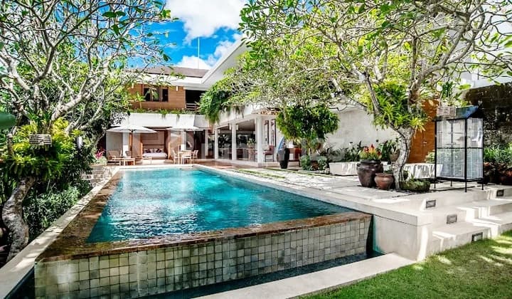 Beautiful Villa Tropical Mix Balinese Style At Balangan Near Ungasan Jimbaran ..500 Meter ke Perempatan Nirmala Ungasan dan 5 Menit ke Sidewalk Mall Jimbaran