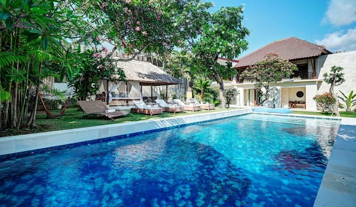 Luxurious Villa In The Heart Of Area Jalan Kayu Aya , Oberoi Seminyak ...400 Meter To Kim Soo , 550 Meter To La Luciola And Motel Mexicola And 4 Minutes To Potato Head