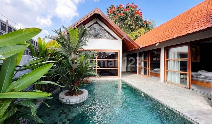 Beautiful Japanese Minimalist Style Villa in Mertanadi Street Area, Kerobokan, Near Seminyak... Close to Nuris Restaurant, Gusto Gelato, and Hotel Trans