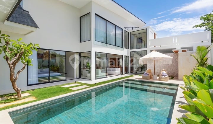 Villa Mewah Di Central Seminyak...terletak Di Antara Hotel Bintang 5 Maupun Restaurant Berkelas..10 Menit Jalan Kaki Ke Pantai Seminyak Dan Pantai Double Six