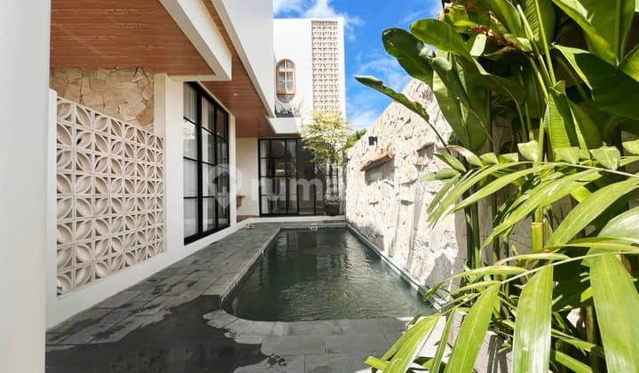 Modern Mediterranean Style New Villa in the Melasti Il Kutuh Pandawa Road Area, Nusa Dua...5 Minutes to Pandawa Beach and 10 Minutes to Hotel Apurva Kempinski