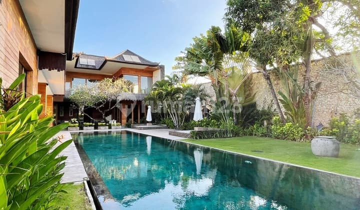 Luxury Villa in Petitenget, Seminyak ...500 Meters to La Luciola, 600 Meters to Petitenget Beach, and 650 Meters to Kim Soo