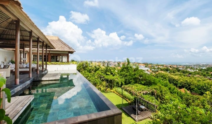 Beautiful Tropical-Style Villa with Ocean View, Cluster One-Gate System in Villa Tiara Nusa Complex, Goagong, Ungasan, Jimbaran... 7 Minutes to Sidewalk Mall and 10 Minutes to Jimbaran Beach