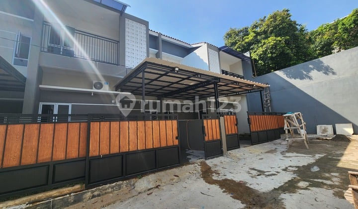Dijual Rumah Dalam Cluster Cinere Depok