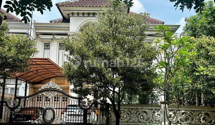 Dijual Rumah Mewah Semi Furnished Royal Residence