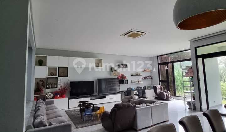 LANGKA Rumah Crown Golf Pik VIEW GOLF Bagus Semi Furnish