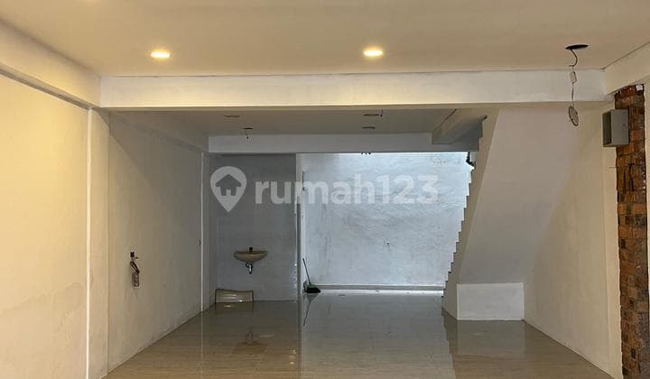 Ruko Muara Karang Jalan Raya Lokasi Bagus Cocok utk Resto Cafe Klinik
