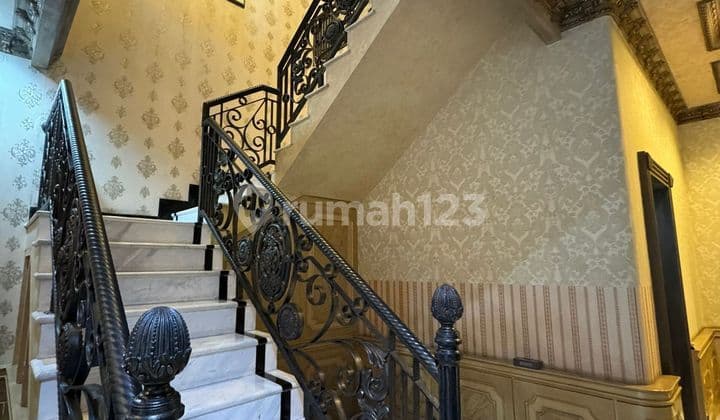 Rumah Mewah Pluit Semi Furnish Rapi Siap Huni