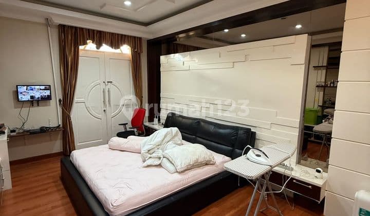 Rumah PIK 9x20m Full Bangunan Senin Furnish Rapi Siap Huni