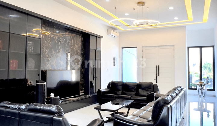 MURAH Rumah Mewah Pluit Luas 200m2 3,5 Lantai Bangunan Baru Minimalis