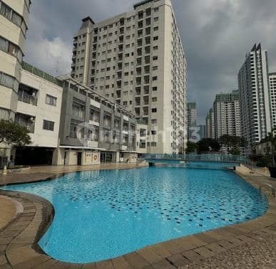 Apartement Cosmo Mansion 1BR Kondisi Rapi Siap Huni TERMURAH