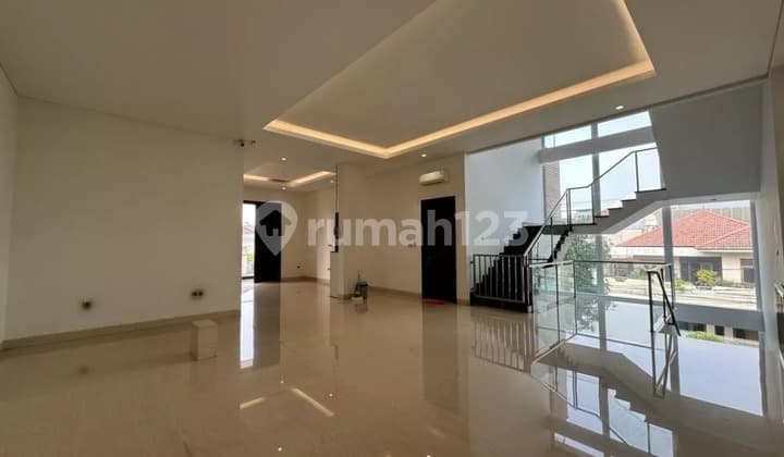 Rumah Pluit 340m Hoek, Semi Furnish Mewah, Lokasi Bagus