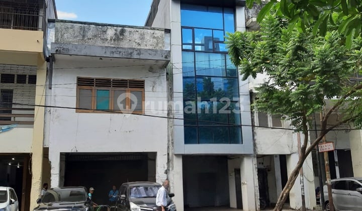 Ruko 3.5 Lantai Tengah Kota Siap Pakai Surabaya Kota