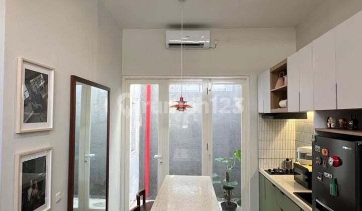 Rumah Siap Huni Semi Furnish Bagus Selangkah Ke Surabaya Barat