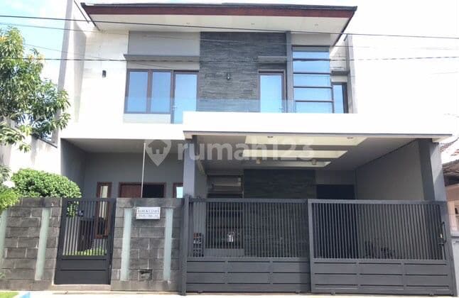 Rumah Modern Fully Furnish Dekat Merr Surabaya Timur