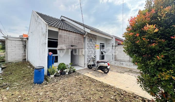 Take Over House in Grand Riskon Rancaekek