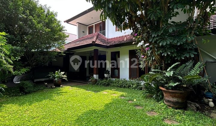 Rumah di Kebayoran Baru Arah Senayan Jalan Tenang Lokasi Elite Perumahan