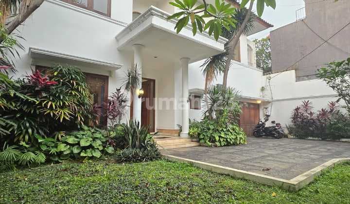 RUMAH AMERICAN STYLE SIAP HUNI DI KEMANG DALAM, JAKARTA SELATAN