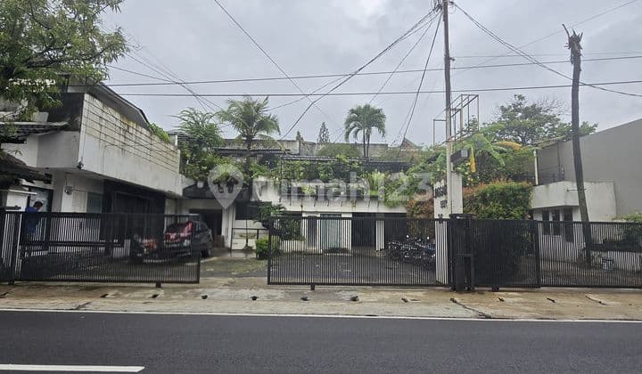 House Location by the Main Road in Kemang Suitable for Business, Boarding House, etc.