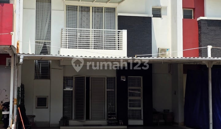 Rumah Dijual 5 Kamar Tidur Siap Huni Strategis Dekat Sekolah