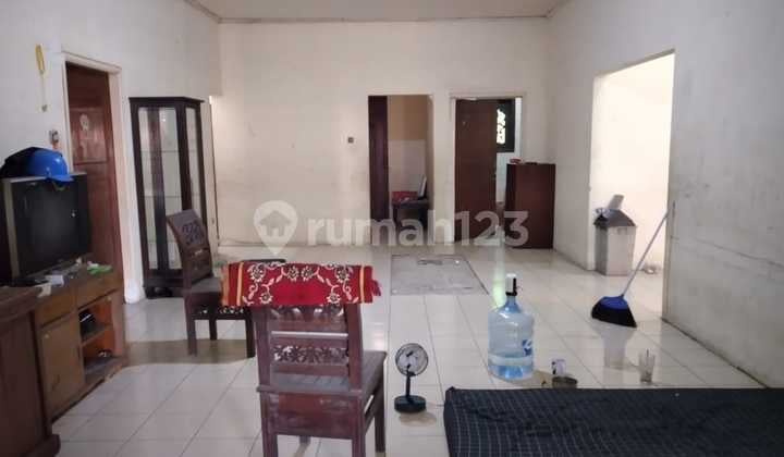 Rumah Disewakan untuk Usaha Lokasi Pinggir Jalan Ramai dan Strategis Dekat Bintaro Plaza