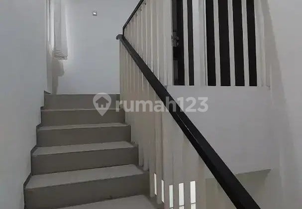 Rumah Cantik Dalam Cluster Sektor 3a Area (bu) Siap Huni