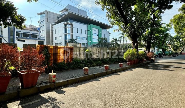 Tanah di Kebayoran Baru , Jakarta Selatan SHM 927 m²