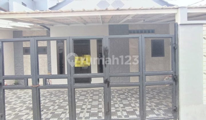 Renovated House in Ciateul Near Tegalega, Otista, Moh Toha Bandung