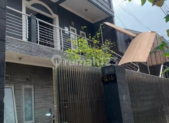 Masuk Gang !! Rumah induk dan kost terusan buah batu