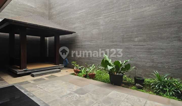 Beautiful Batununggal House Near Buah Batu, Suryalaya Bandung.