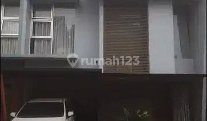 Minimalist House in Cigadung Near Cikutra, Dago Bandung