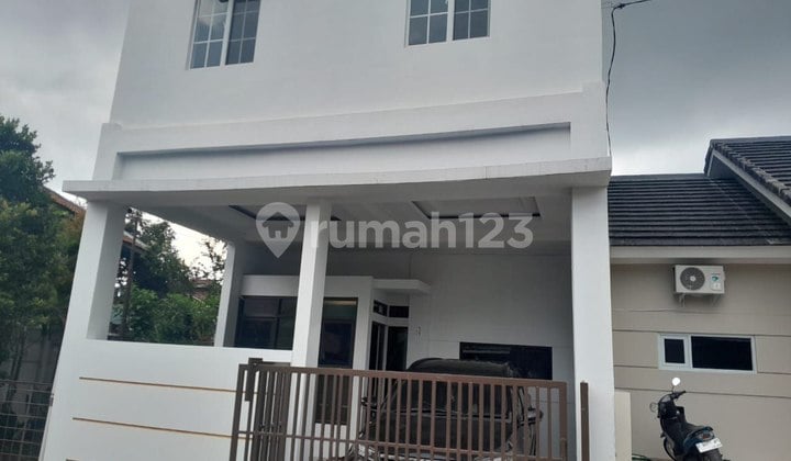 Rumah 2 Lantai Pinus Regency Dekat Cisaranten Soekarno Hatta Bandung