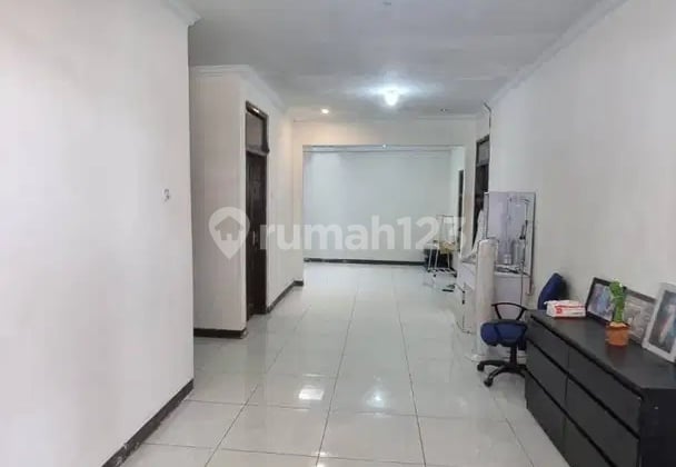 Rumah Tanah Besar Cihanjuang Cimahi Dekat Sariwangi