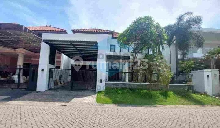 Rumah Mewah Furnish Graha Famili Cluster Depan Favorit