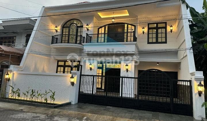 RUMAH BARU KOLONIAL MANYAR KERTOADI